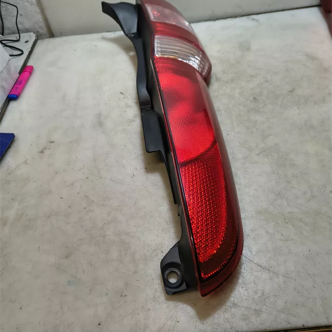 Fanale posteriore sinistro 11/04<