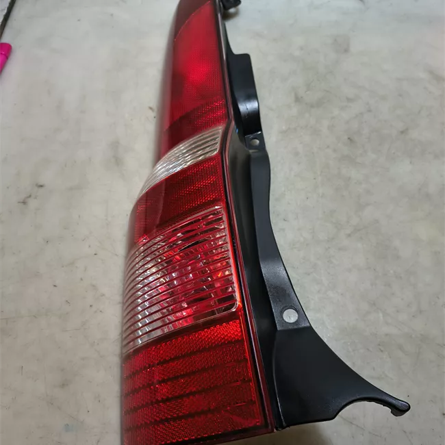 Fanale posteriore sinistro 11/04<