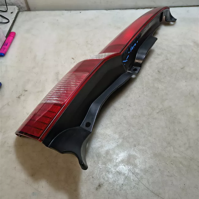 Fanale posteriore sinistro 11/04<