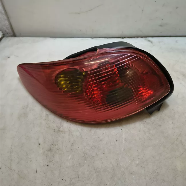 Fanale posteriore sinistro OPR 09583>