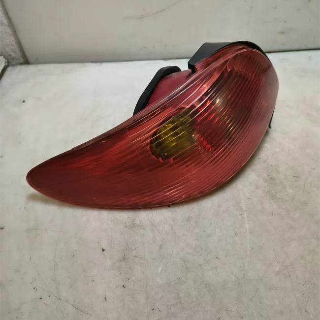 Fanale posteriore sinistro OPR 09583>