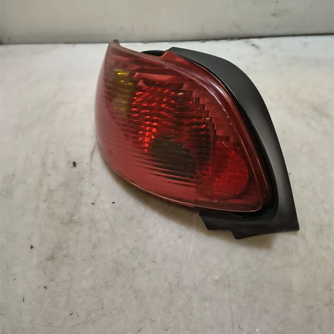 Fanale posteriore sinistro OPR 09583>