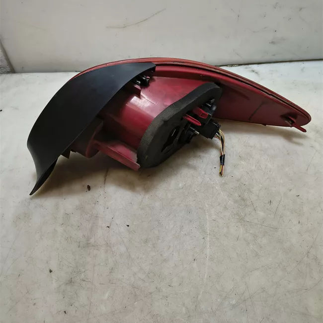 Fanale posteriore sinistro OPR 09583>