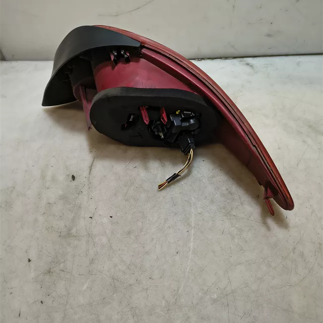 Fanale posteriore sinistro OPR 09583>