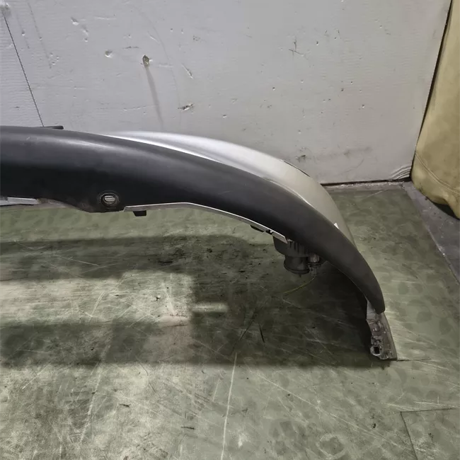 Paraurti anteriore Sport con fendinebbia