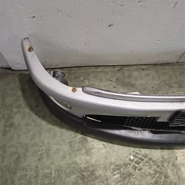 Paraurti anteriore Sport con fendinebbia