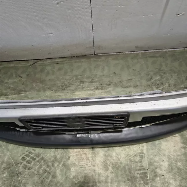 Paraurti anteriore Sport con fendinebbia