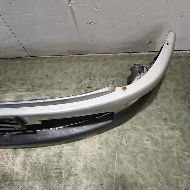 Paraurti anteriore Sport con fendinebbia