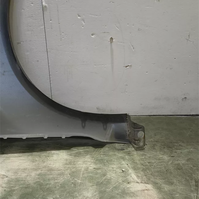 Parafango anteriore sinistro