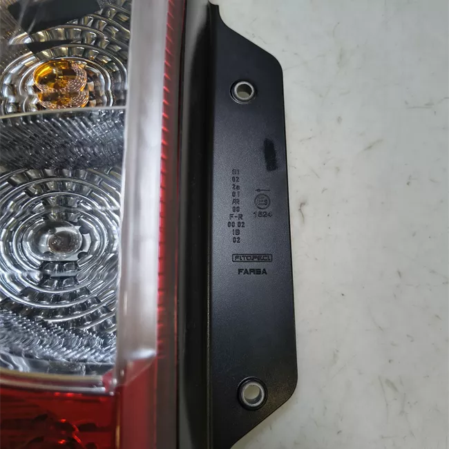 Fanale posteriore sinistro