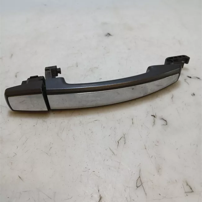 Maniglia porta posteriore sinistra con striscia cromata primer