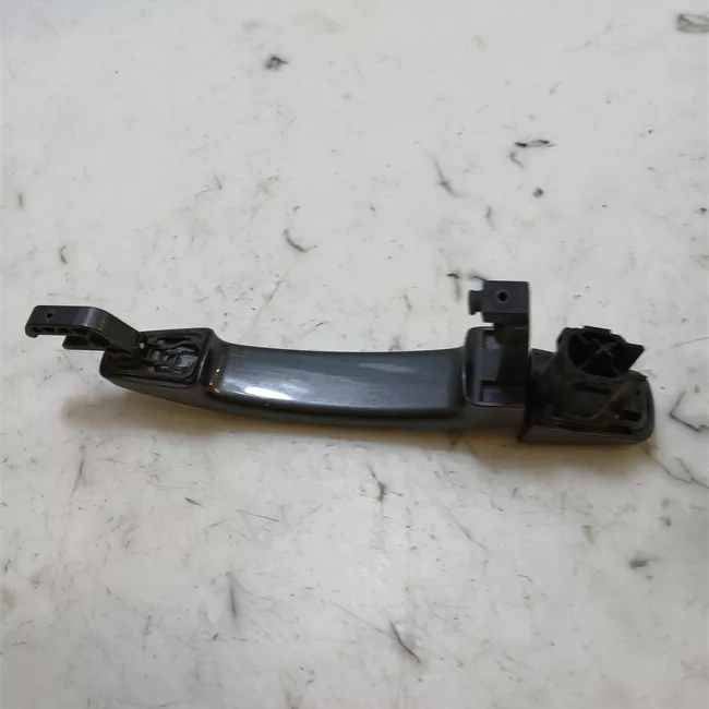 Maniglia porta posteriore sinistra con striscia cromata primer