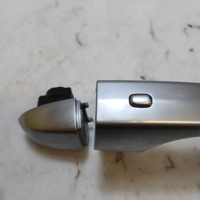 Maniglia porta anteriore destra con Keyless Entry cromato brillante