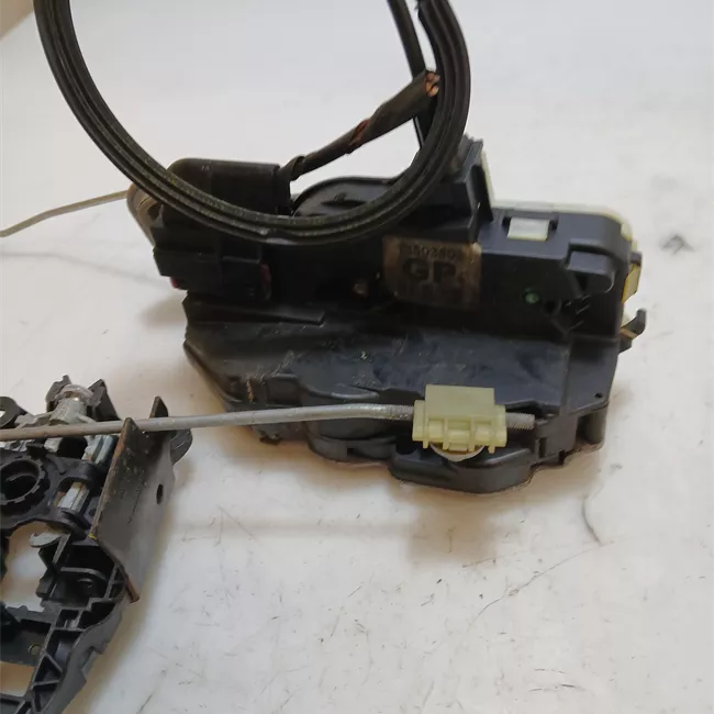 Serratura porta anteriore destra