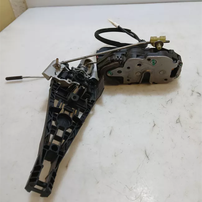 Serratura porta anteriore destra