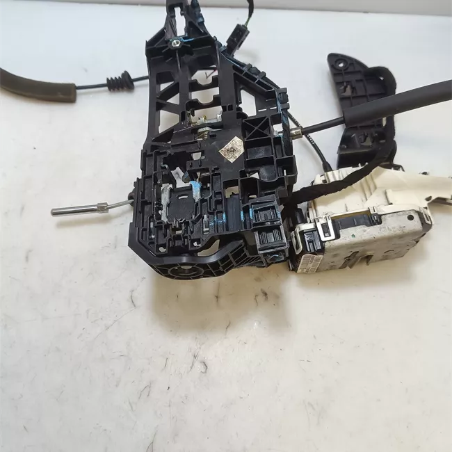 Serratura porta anteriore destra