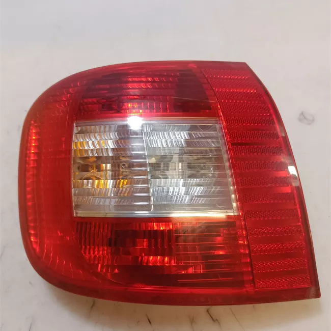 Fanale posteriore sinistro