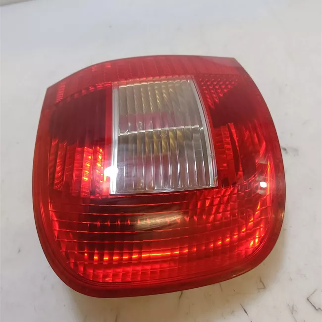 Fanale posteriore sinistro