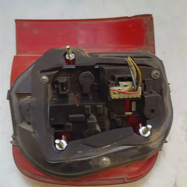 Fanale posteriore sinistro