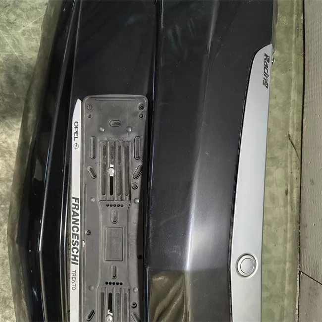 Paraurti posteriore con primer