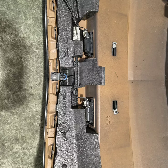 Paraurti posteriore con primer