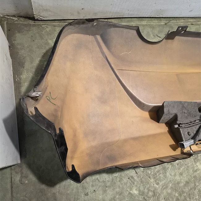 Paraurti posteriore con primer