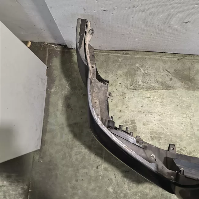 Paraurti anteriore parte superiore