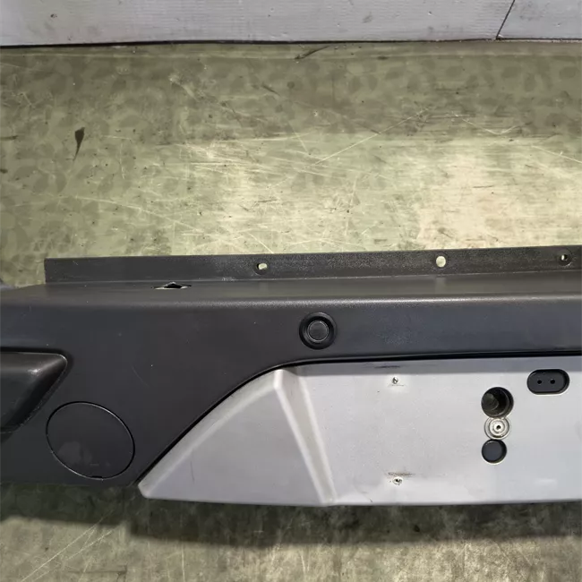 Paraurti posteriore centrale con sensori parcheggio