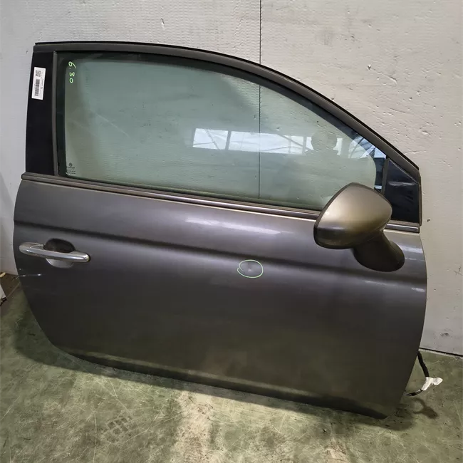 Porta anteriore destra