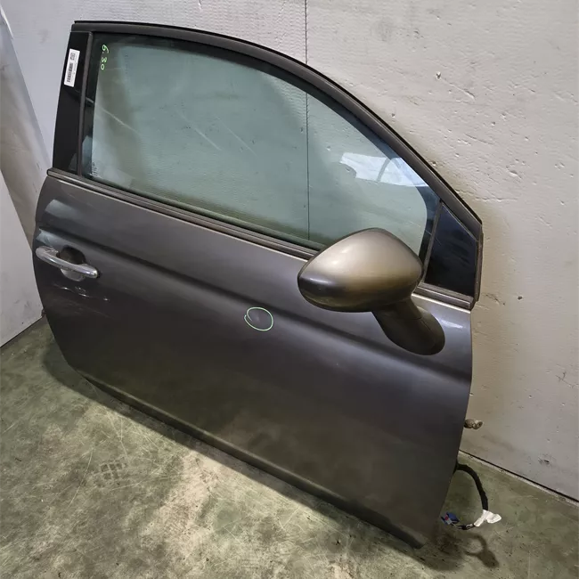 Porta anteriore destra