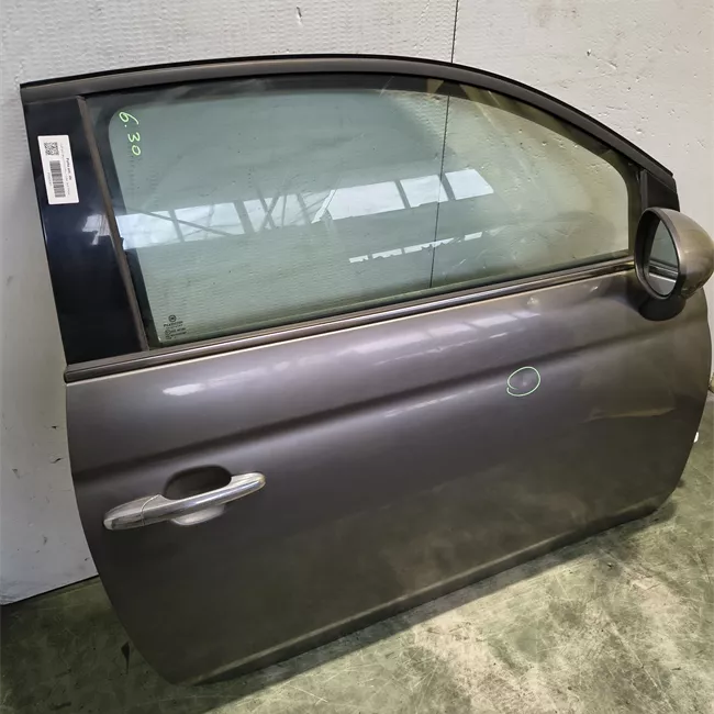 Porta anteriore destra