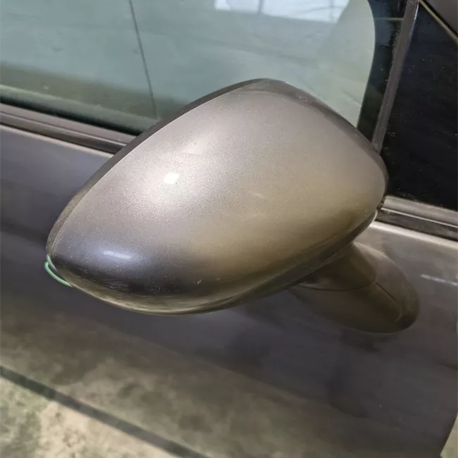 Porta anteriore destra