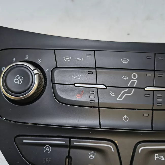 Blocco comando climatizzazione senza aria condizionata con sedile riscaldamento