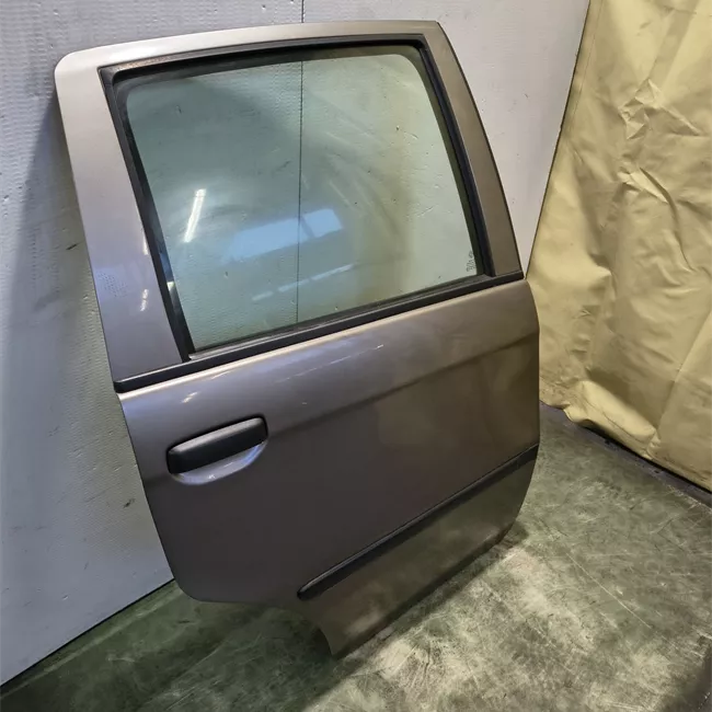 Porta posteriore destra