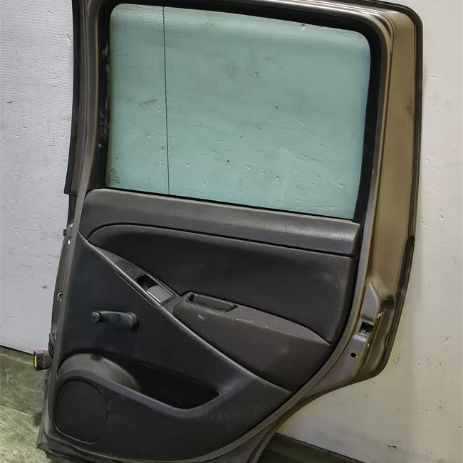 Porta posteriore destra