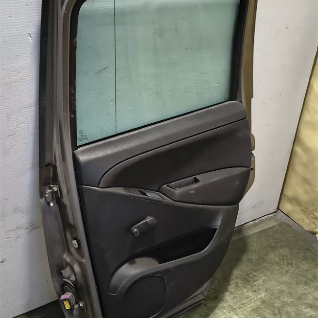 Porta posteriore destra