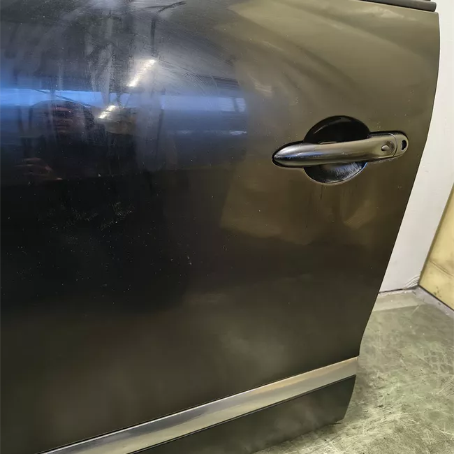 Porta anteriore sinistra