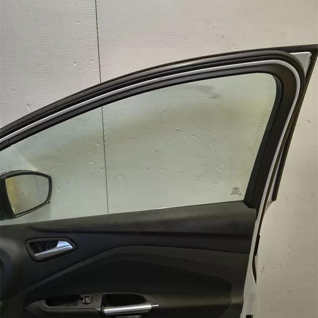 Porta anteriore destra