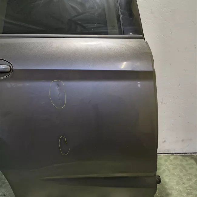 Porta posteriore destra