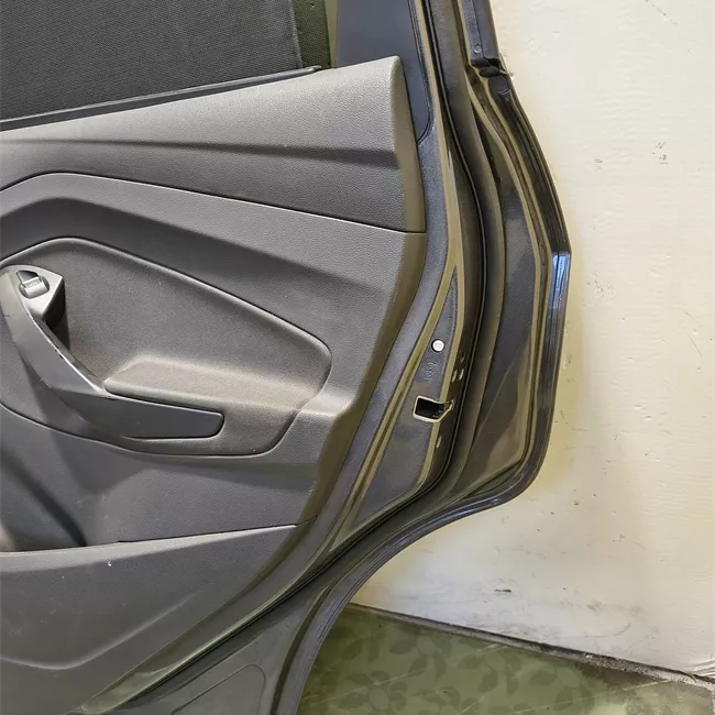 Porta posteriore destra