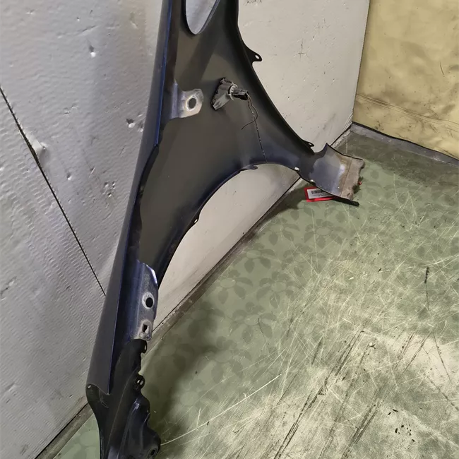 Parafango anteriore destro