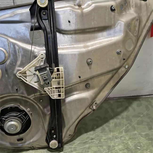 Alzacristallo elettrico porta posteriore sinistro