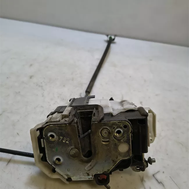 Serratura porta anteriore sinistra