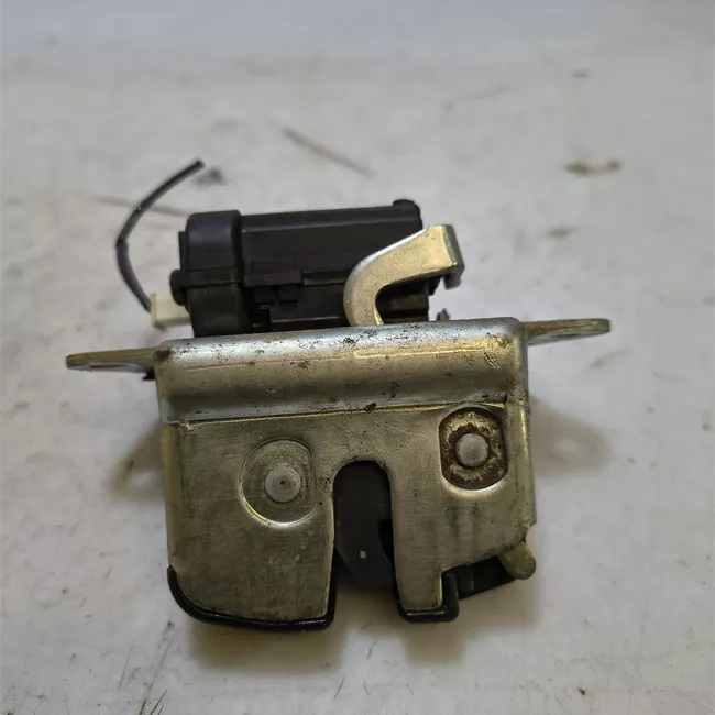 Serratura chiusura centralizzata portello posteriore