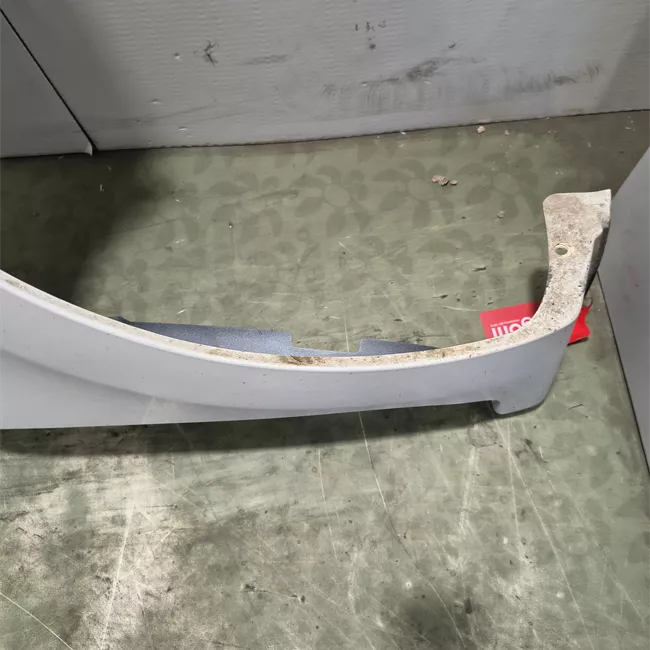 Parafango anteriore destro