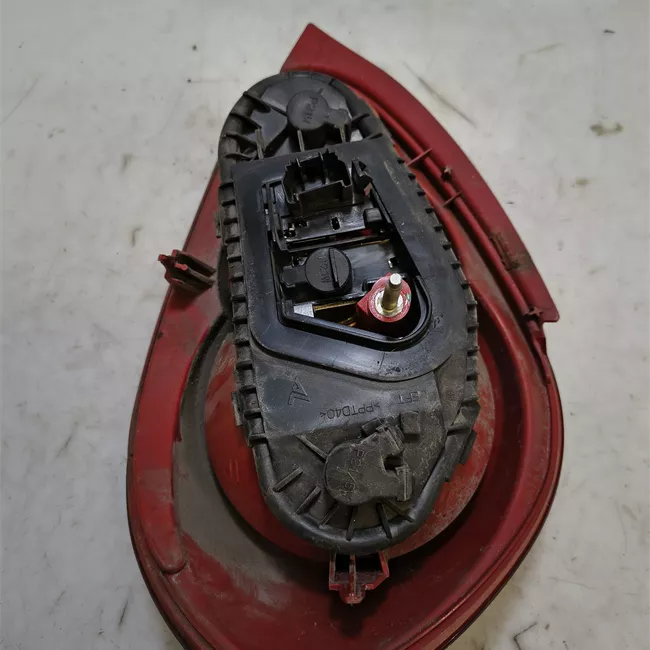 Fanale posteriore sinistro