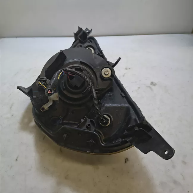 Proiettore destro 12-04<