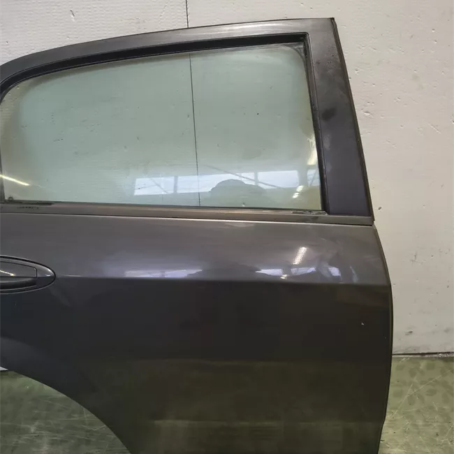 Porta posteriore destra