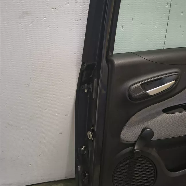 Porta posteriore destra