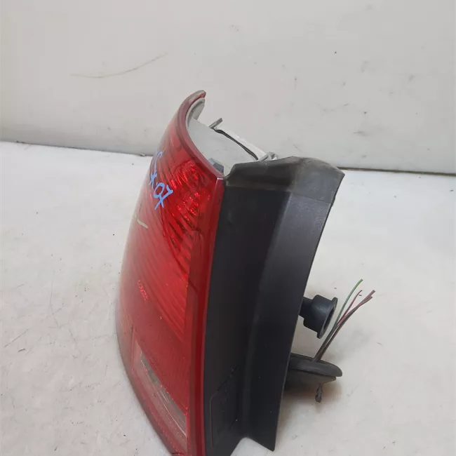 Fanale posteriore parte esterno sinistro